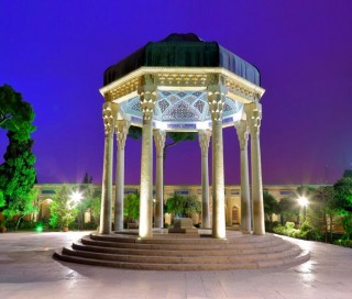 Гробница знаменитого поэта Хафеза